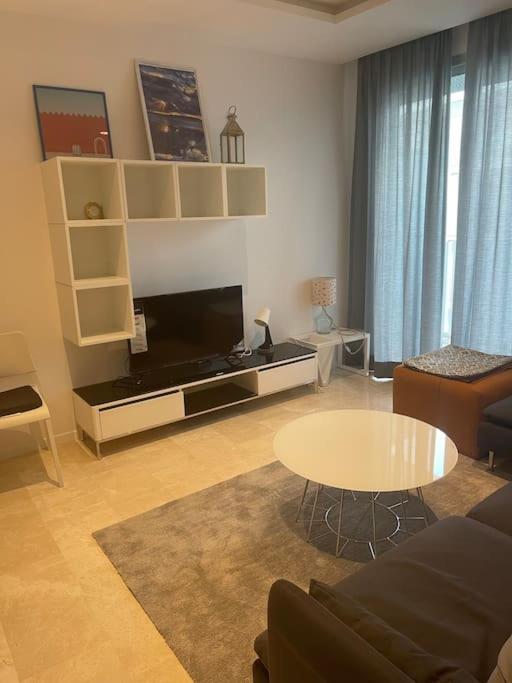 Superbe Securise Avec Un Balcon Apartamento